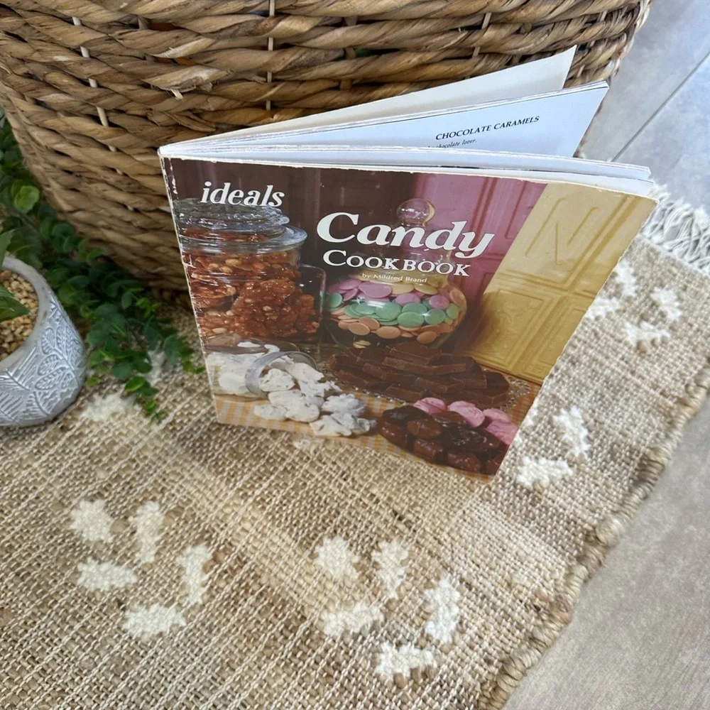 Vintage Candy Cookbook Recipes 1979 Ideals Mildred Brand Paperback CandyMaking